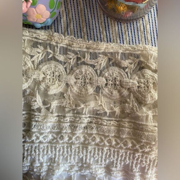 Sundance Embroidered Beige Short Sleeve Lace Mesh Blouse Sz M  Boho Lined - Picture 15 of 15